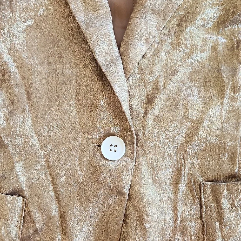 NWOT..Gold Blazer - Picture 7 of 9